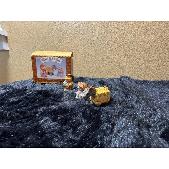 Hallmark Merry Miniatures Cowboy Cameron 3-Piece Figurine Set - Picture 2 of 9